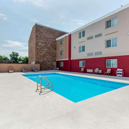 Coratel Plus Suites Wichita West Airport Luaran gambar