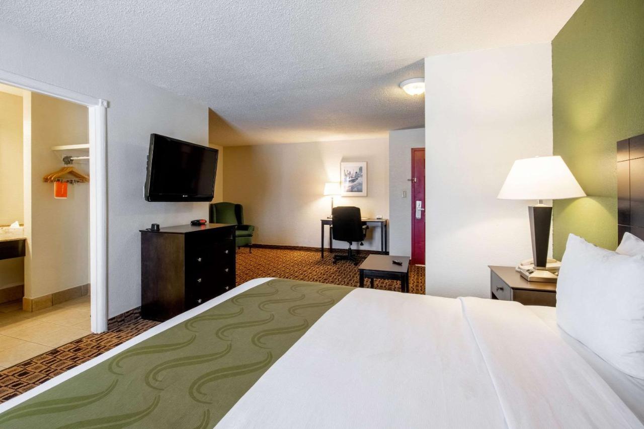 Coratel Plus Suites Wichita West Airport Luaran gambar