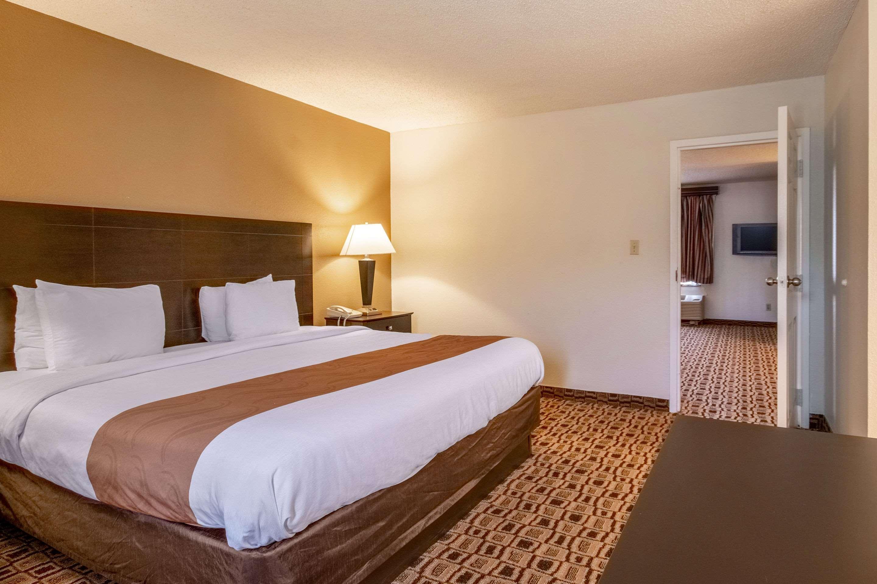 Coratel Plus Suites Wichita West Airport Luaran gambar