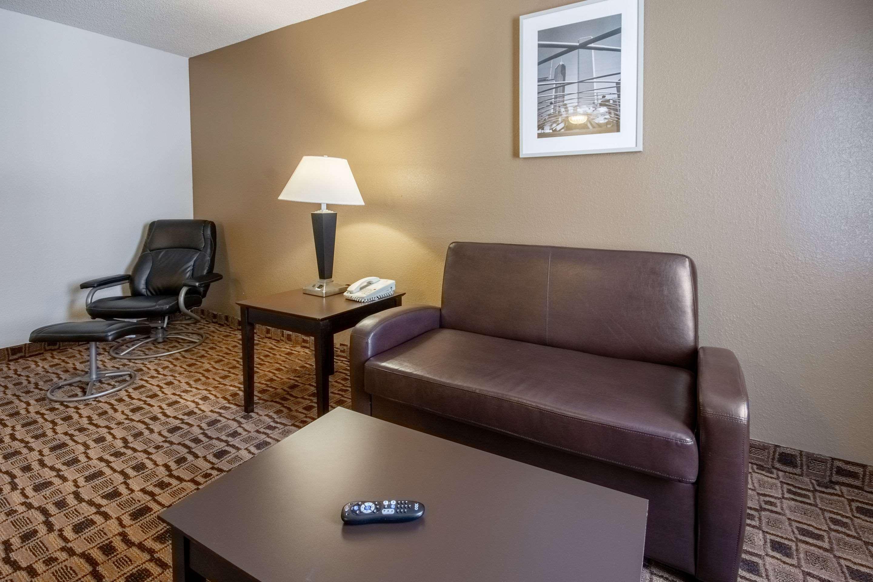 Coratel Plus Suites Wichita West Airport Luaran gambar