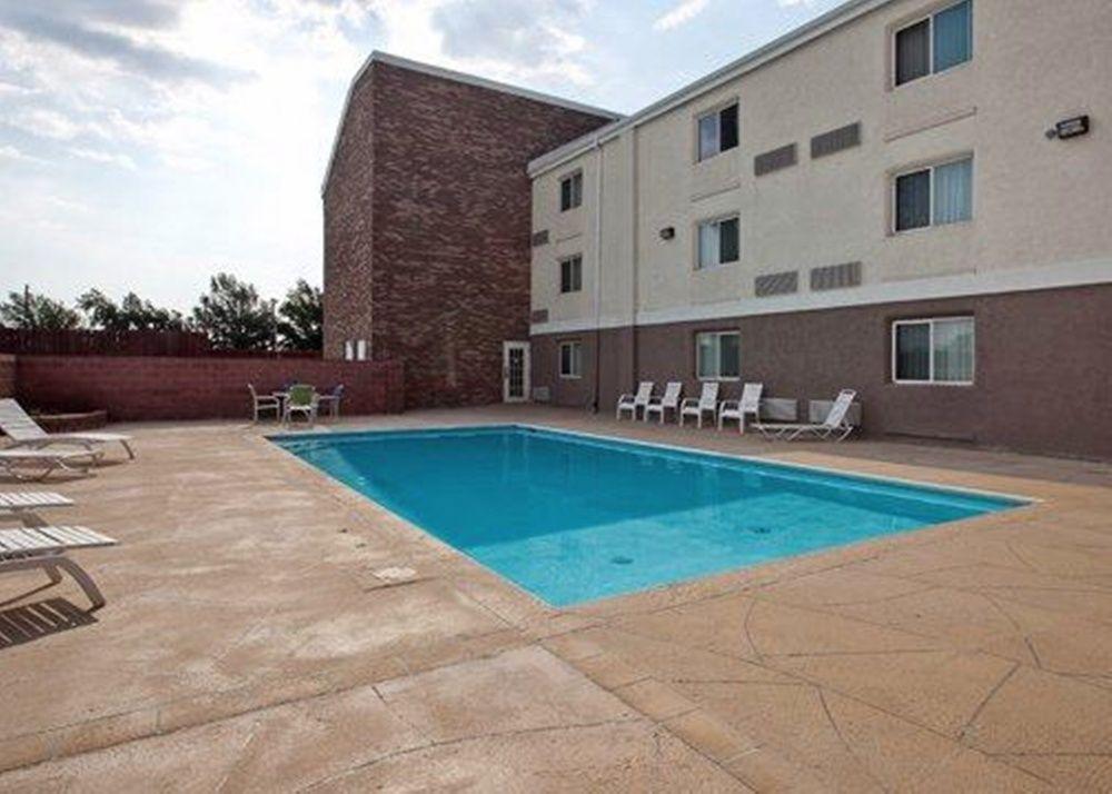 Coratel Plus Suites Wichita West Airport Luaran gambar