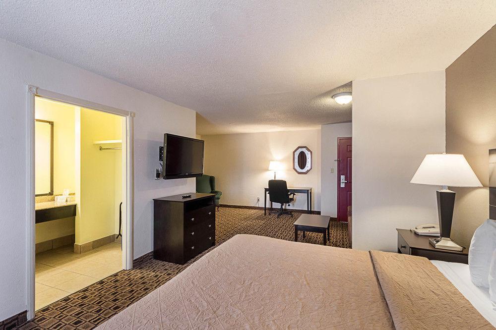 Coratel Plus Suites Wichita West Airport Luaran gambar