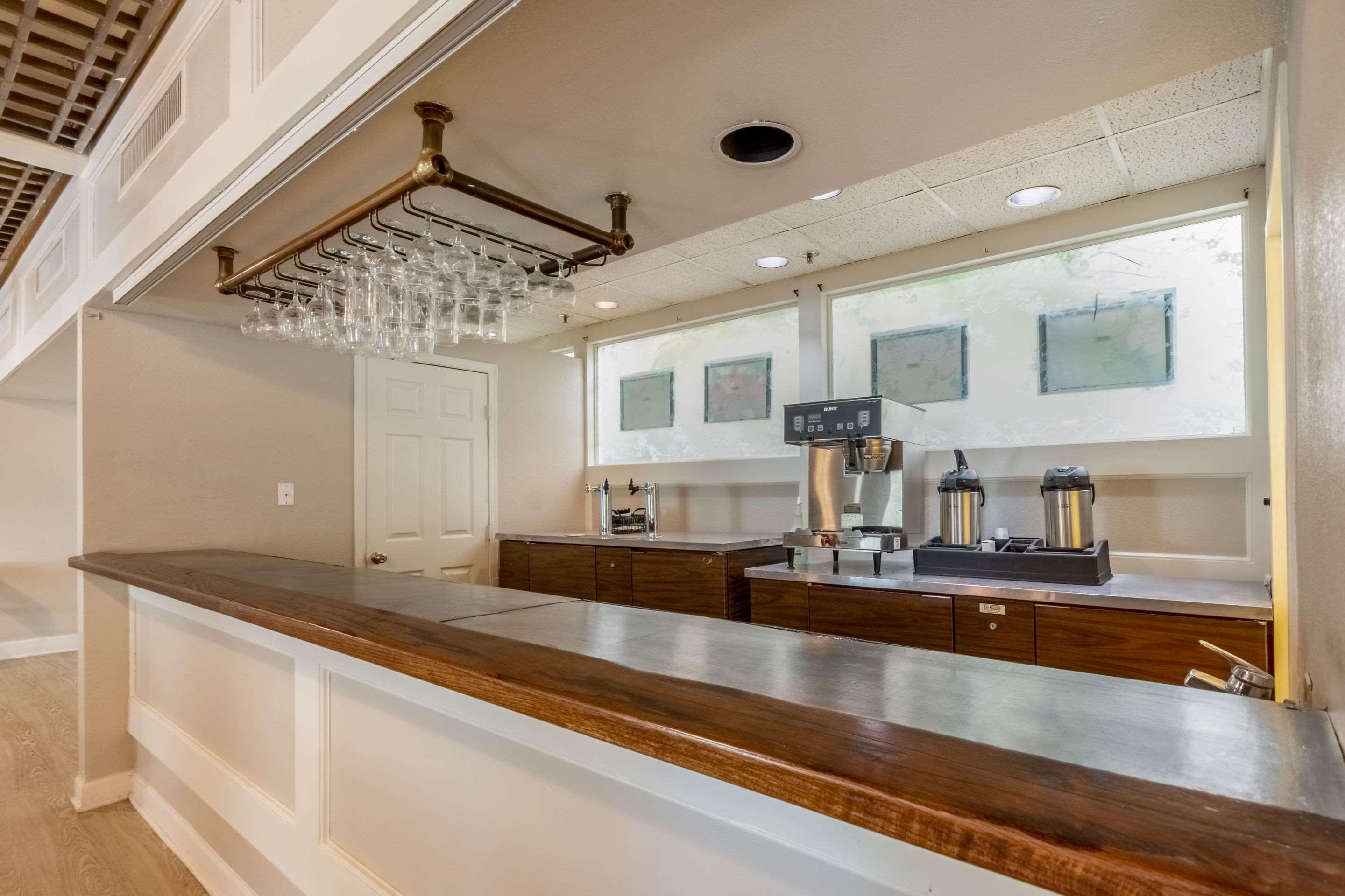 Coratel Plus Suites Wichita West Airport Luaran gambar