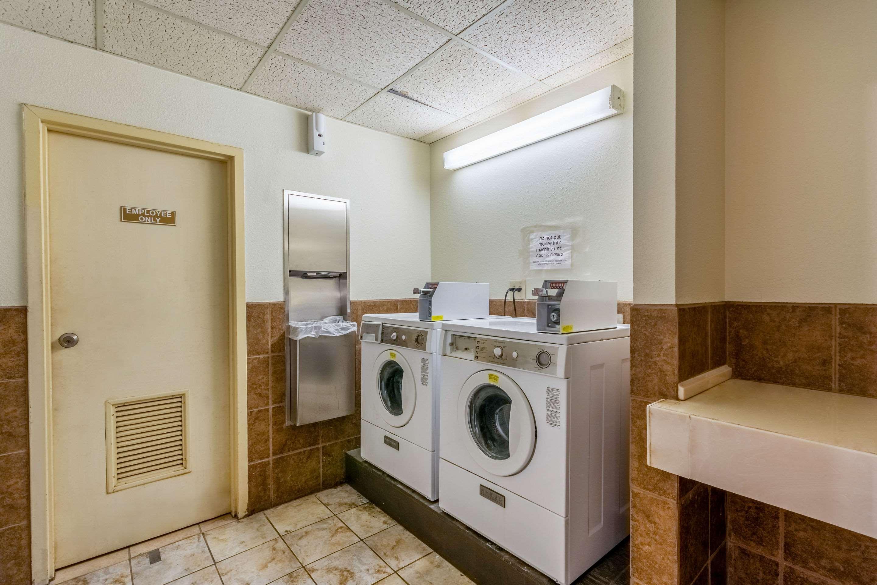 Coratel Plus Suites Wichita West Airport Luaran gambar