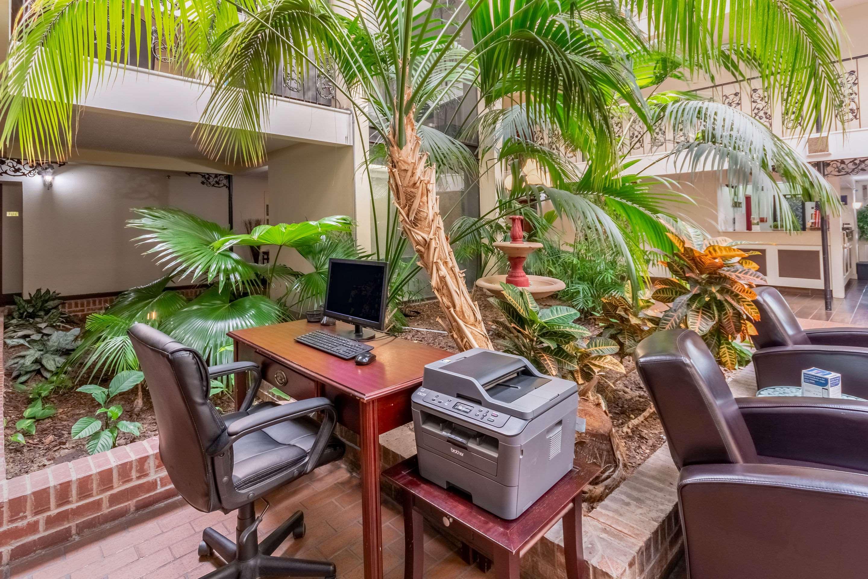 Coratel Plus Suites Wichita West Airport Luaran gambar